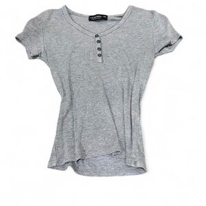 Liz&Sara Gray Short Sleeve Buttoned Top
